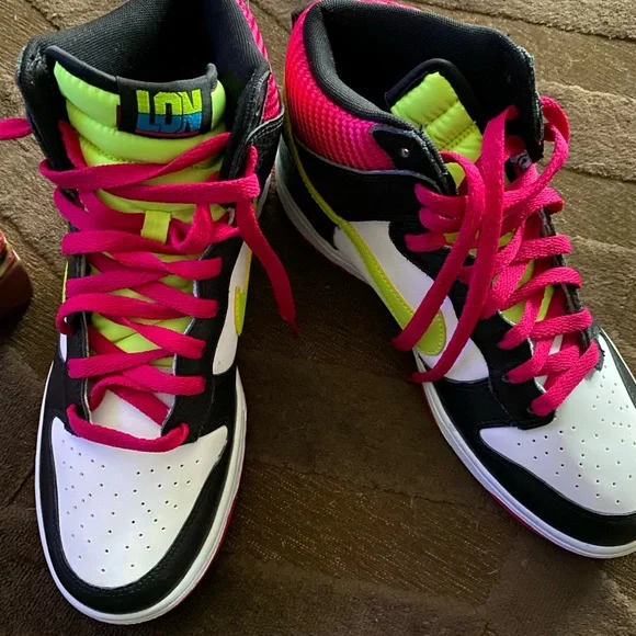 Nike Dunk High - Picture 2 of 4